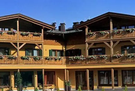 アパートホテル Torri Di Seefeld 3*